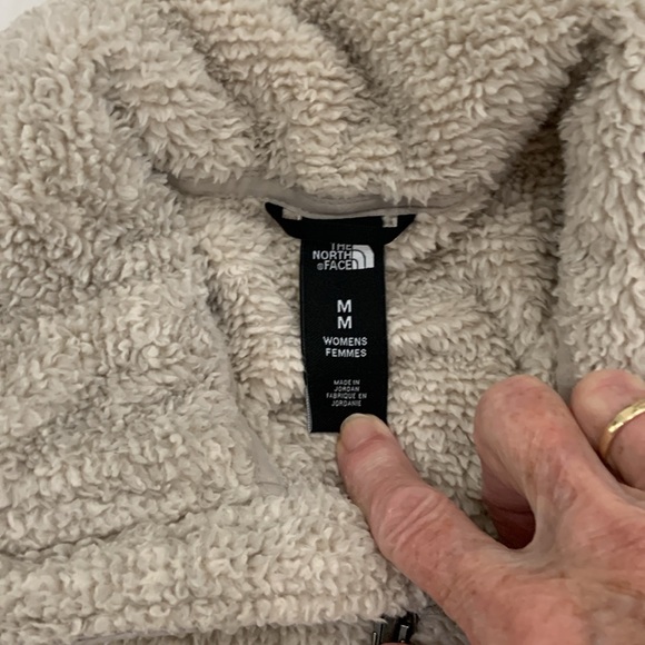 The North Face Women’s Bone Tan Plush Fleece Osito Jacket Size M - Picture 3 of 7